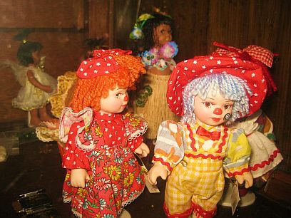 Raggedy Ann dolls