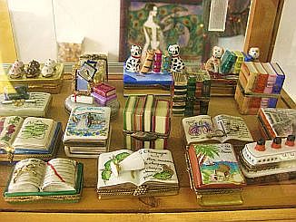 Book Limoges Boxes